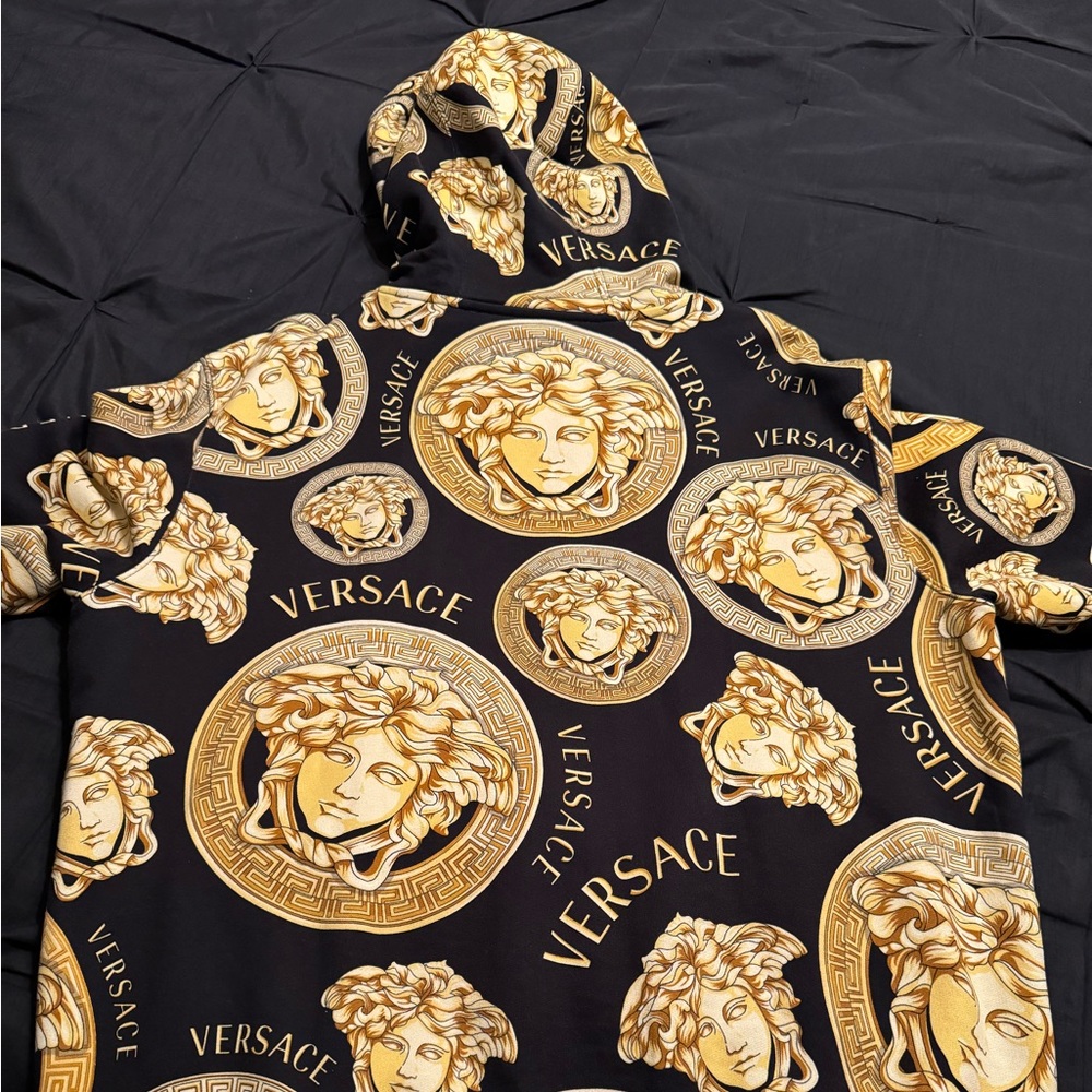 This is a Versace hoodie I’m selling at a discounted price! Very good condition